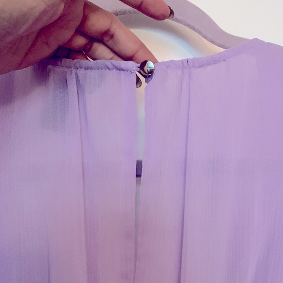 Ruffles lavender sleeveless blouse - Picture 4 of 5